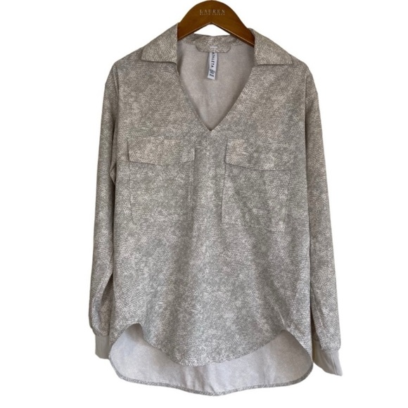 Athleta ‘Zuma’ Relaxed Long Sleeve Blouse Collared Tunic Shirt in Viper Grey - Picture 3 of 16